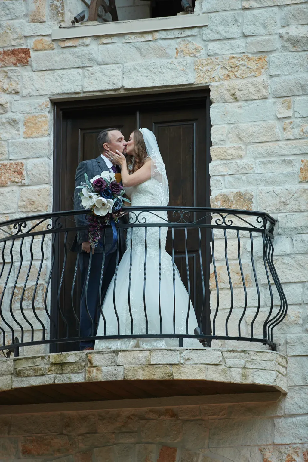 Magnolia Bells wedding photograph